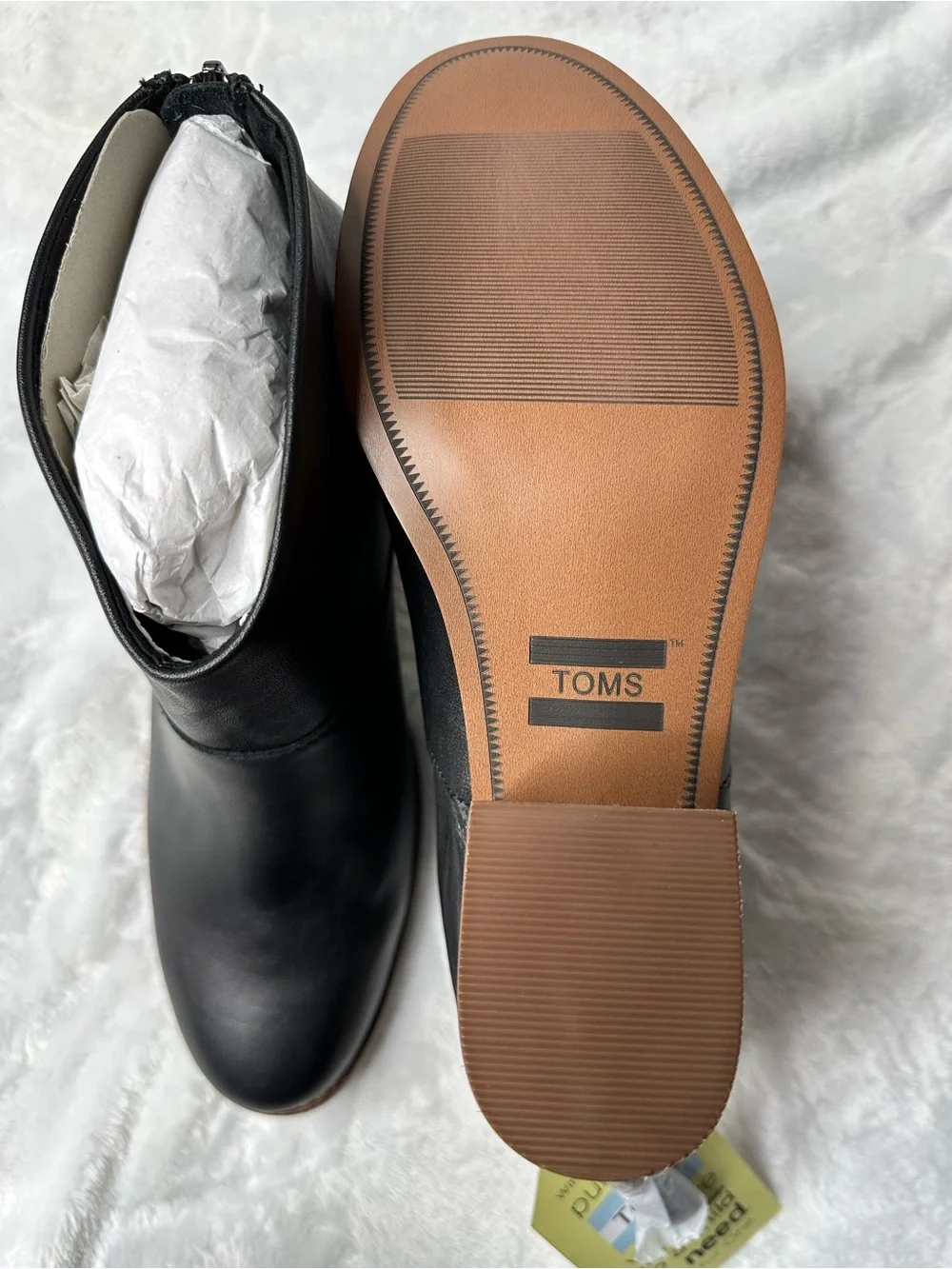 Toms sleek black